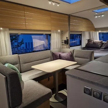 Apartmán Elegant Camper At Yard