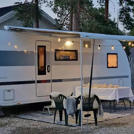 Elegant Camper At Yard Inari