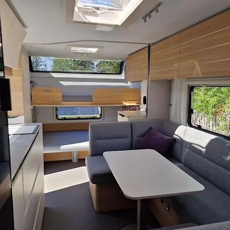 Apartmán Elegant Camper At Yard