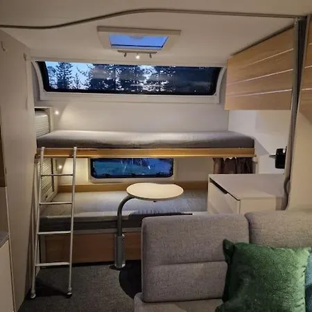 Elegant Camper At Yard Apartmán