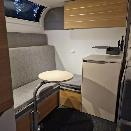 Apartmán Elegant Camper At Yard *