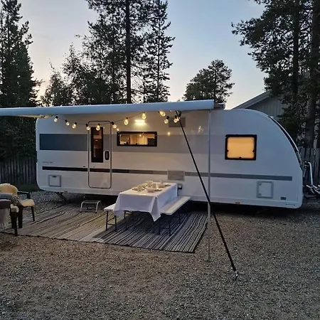 Apartmán Elegant Camper At Yard *